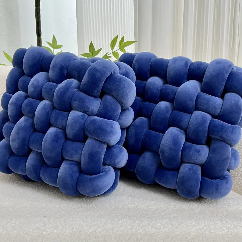 Knotted Throw Pillow Set